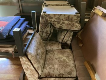 【残置家具のストック】