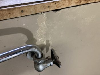 【空き家のモルタルひび割れ補修】