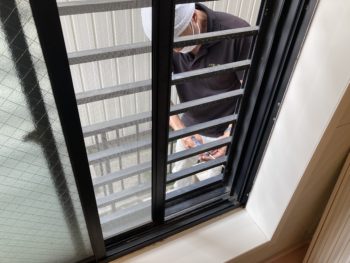 【障子と網戸を貼り替え取り付け】