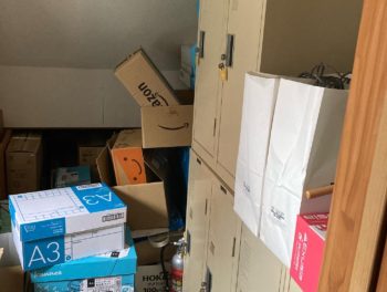 【貸しロッカーを運搬設置】