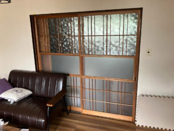 【建具ガラスをポリカに交換】