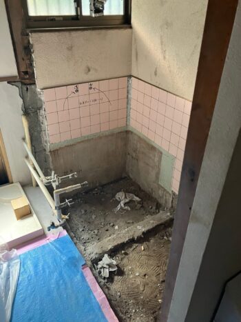 【空き家を民泊に改修中】