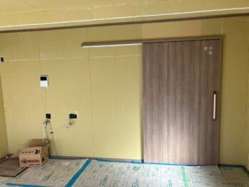 【各務原市】寝室の性能向上リフォーム!外壁ガルバリウム鋼板(トタン)貼り完了と耐久性の秘密
